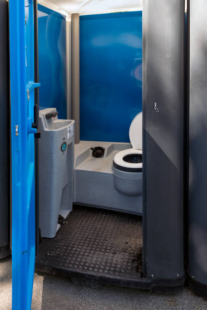 Best Porta potty delivery and setup  in Channelview, TX